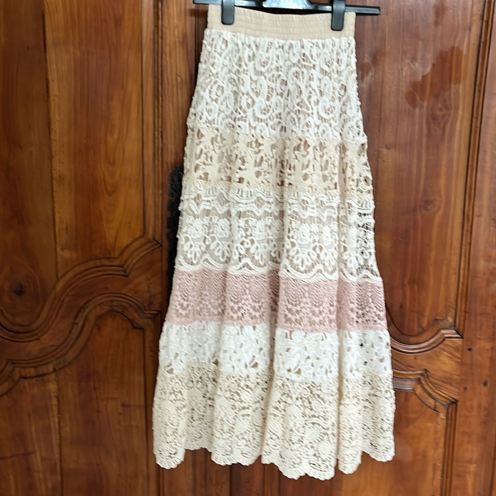 Lace Skirt by Hiche